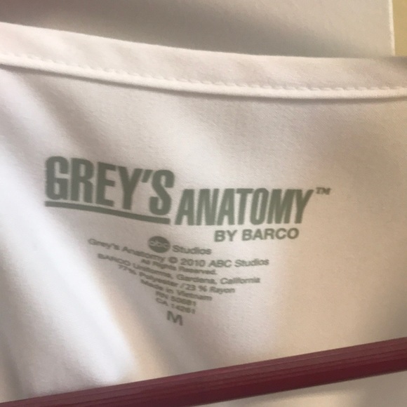 Women scrub top - Picture 2 of 3